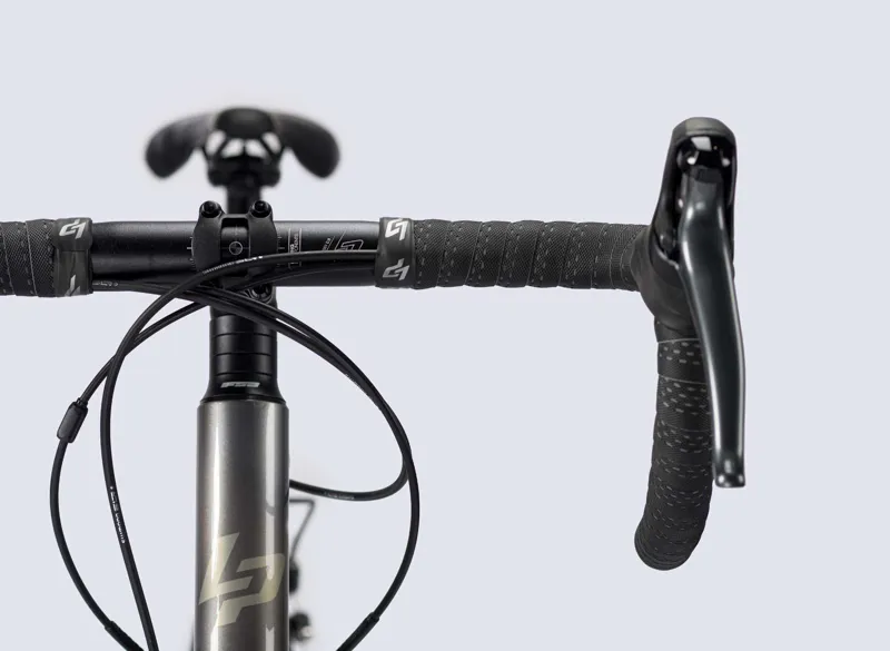 Lapierre Sensium 1.0 Road Bike in Silver-4